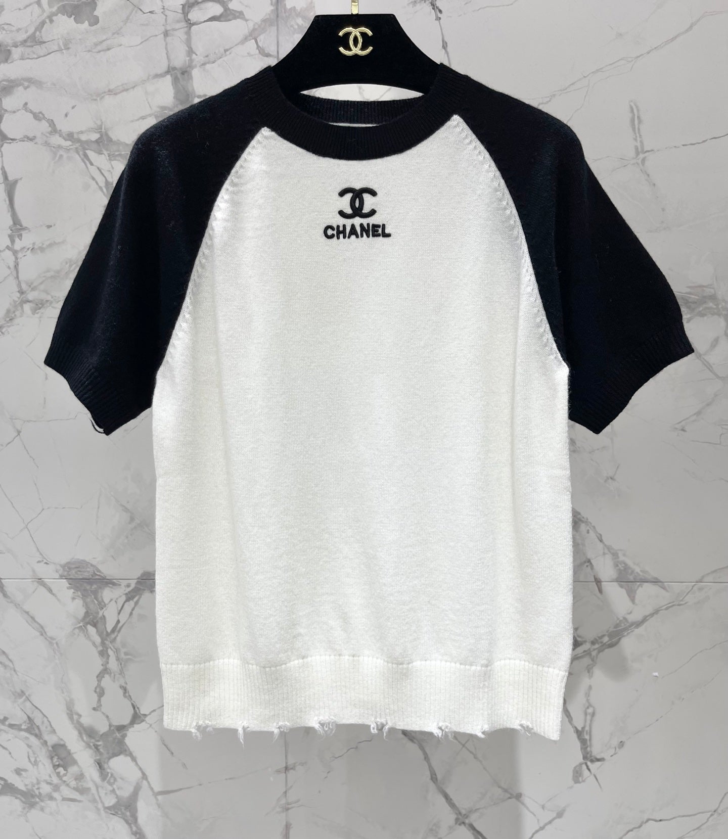 CHANEL 26S SHORT-SLEEVE KNIT TOP 957