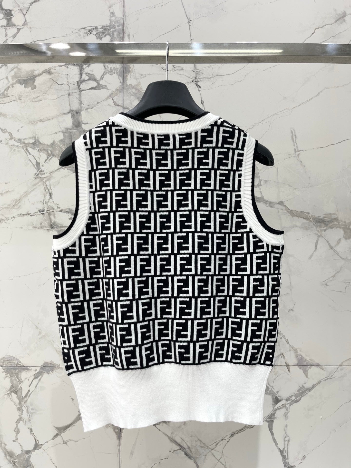 FENDI 26S KNIT TANK TOP 047
