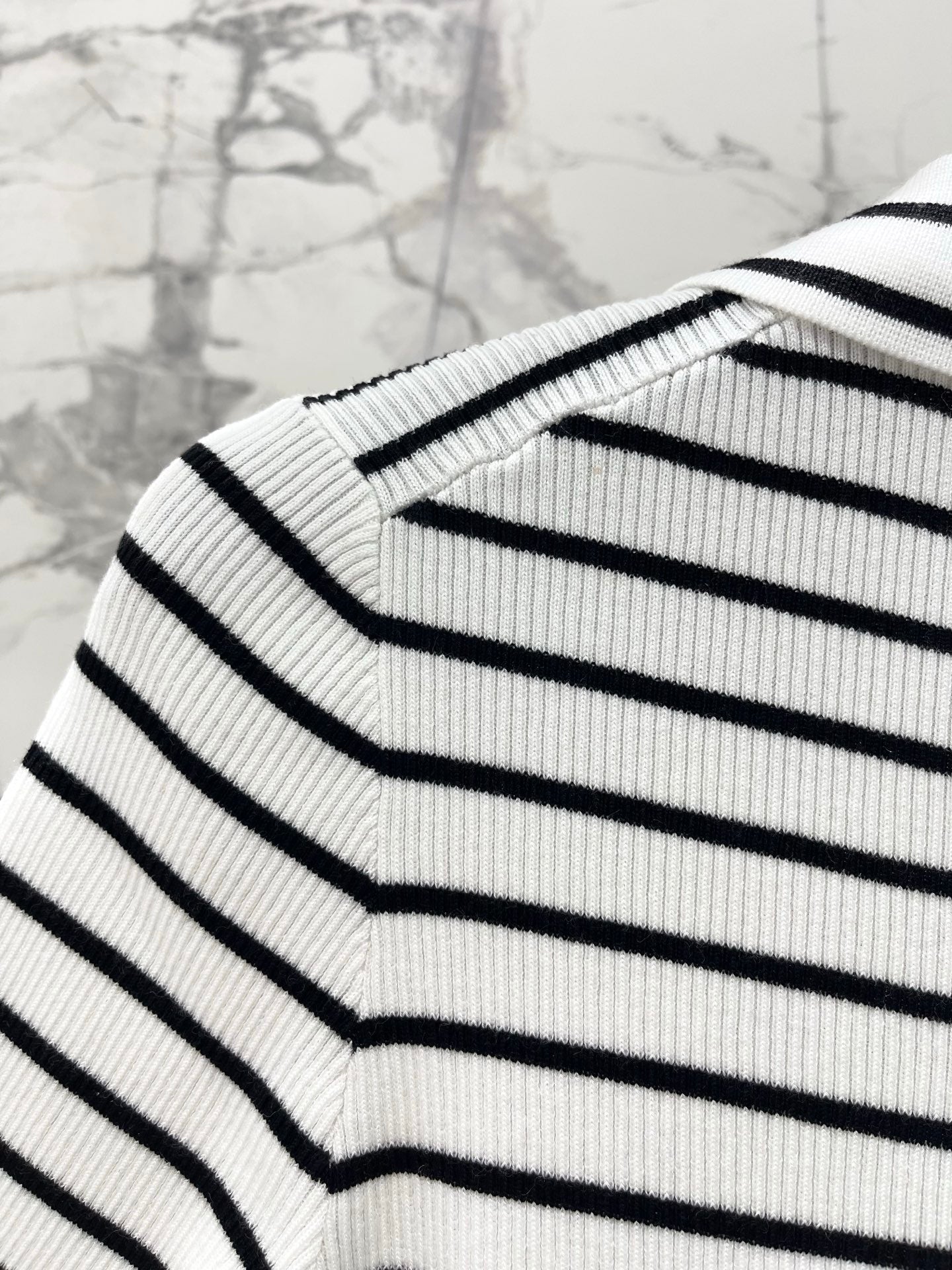 CELINE 26S SHORT SLEEVE KNIT SHIRT 303
