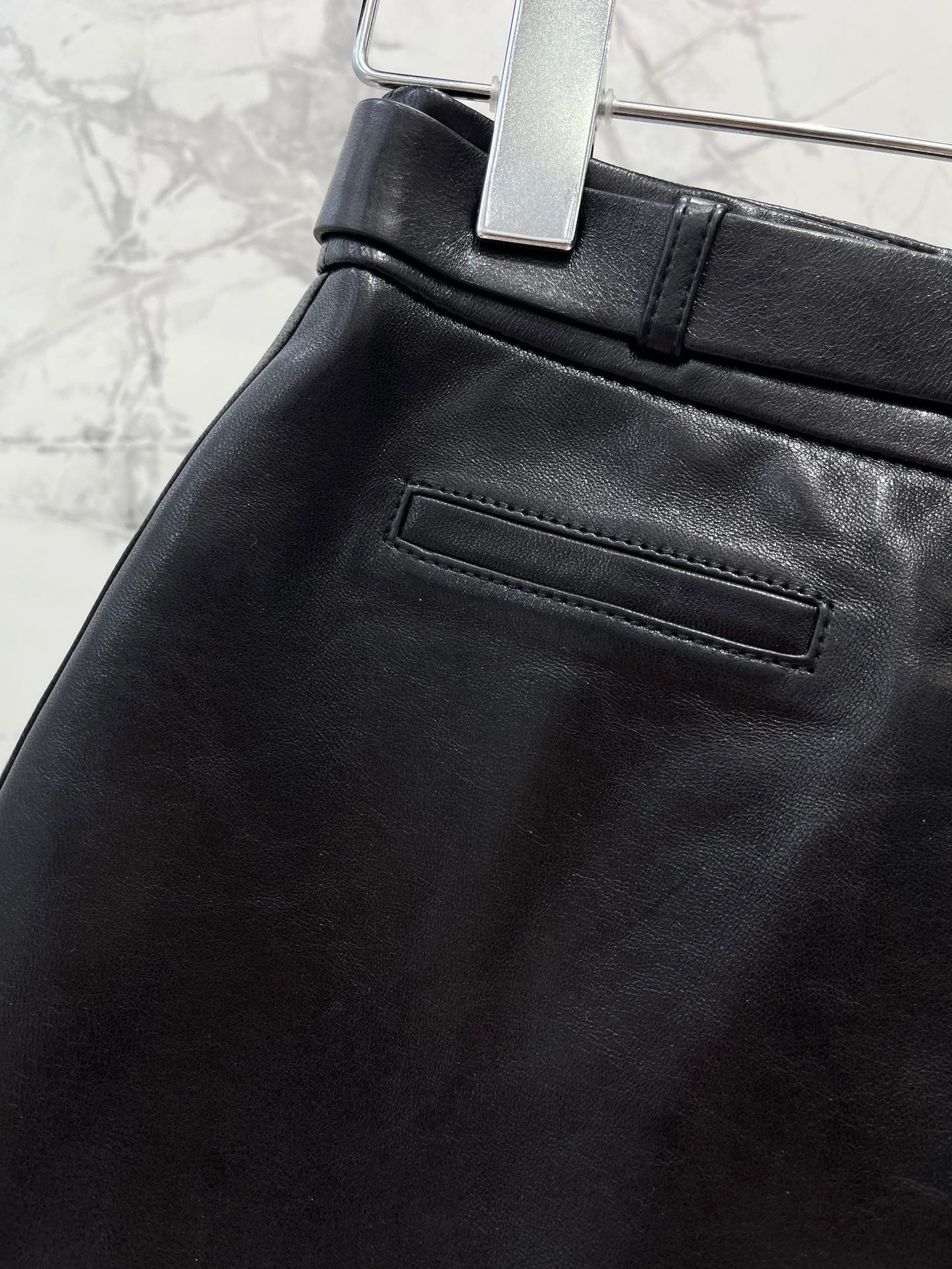 CELINE 26S LEATHER SHORTS 422