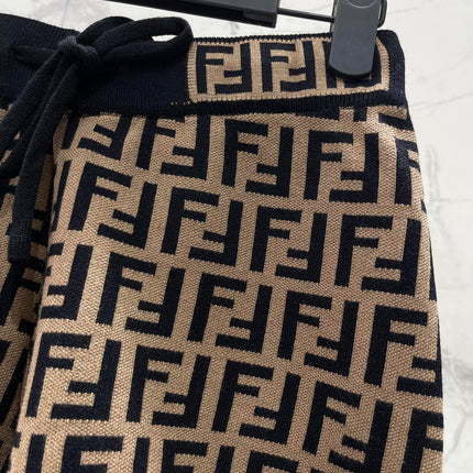 FENDI 26S KNIT SHORTS 237