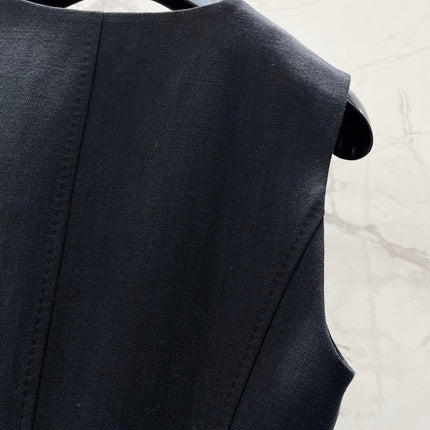 MAXMARA 26S SLEEVELESS V-NECK VEST 253
