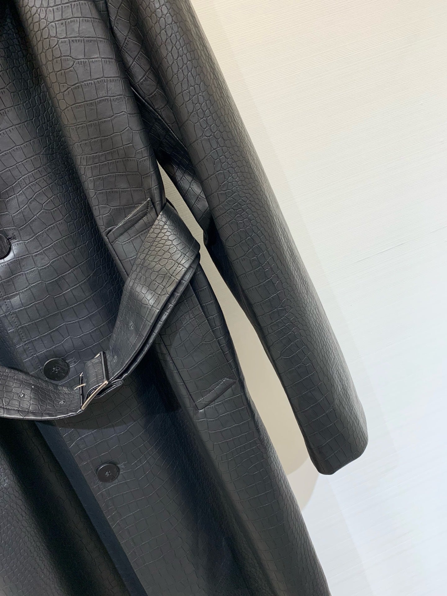 DIOR 25S LONG CROCODILE LEATHER COAT 665