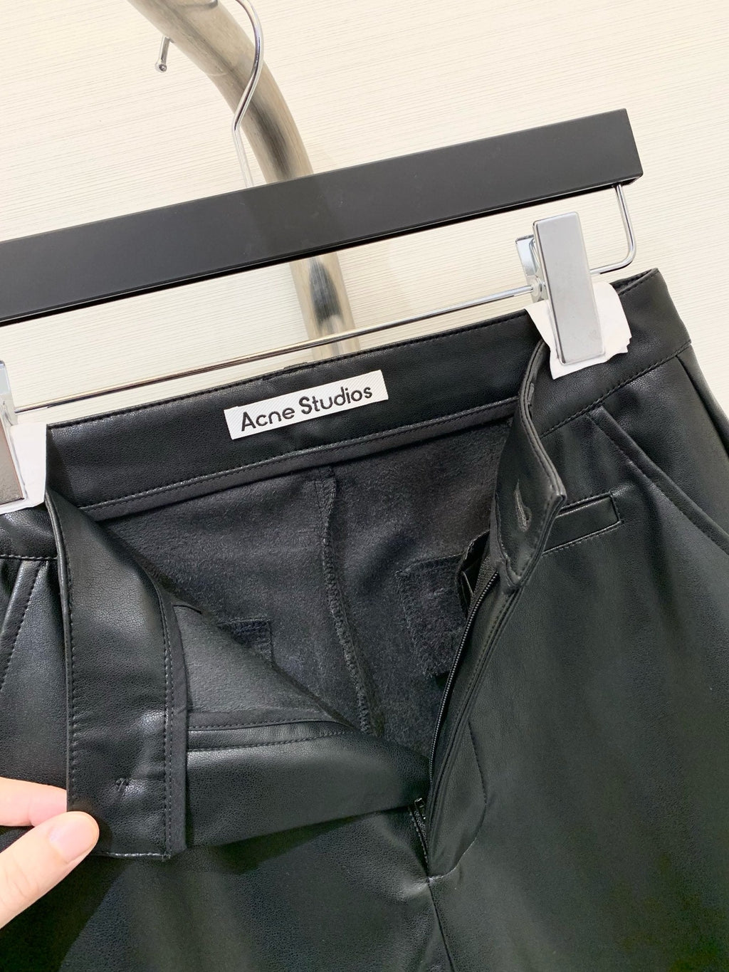 DIOR 25S LEATHER CROPPED PANTS 666