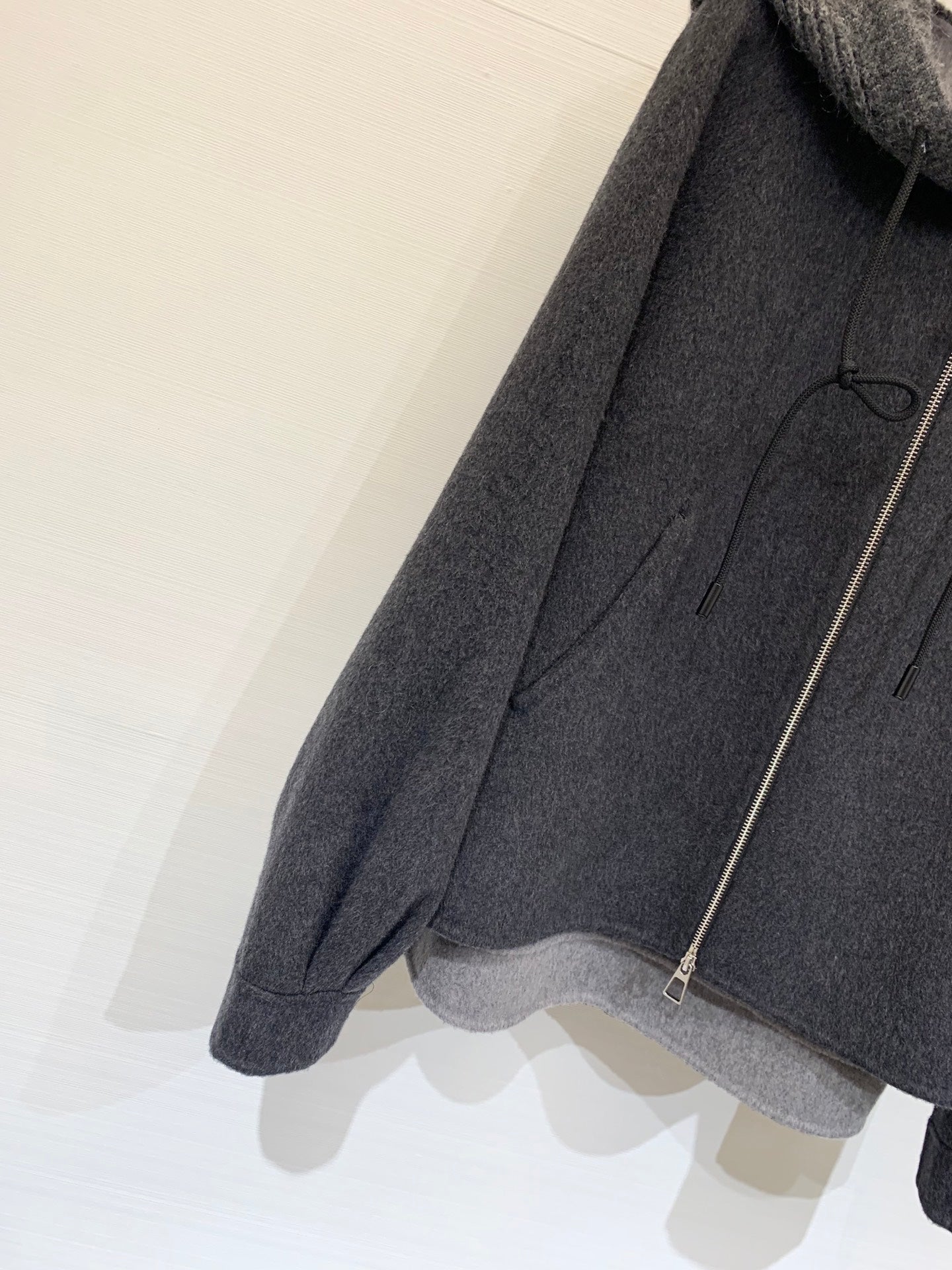 MONCLER 25S CASHMERE HOODED JACKET 201