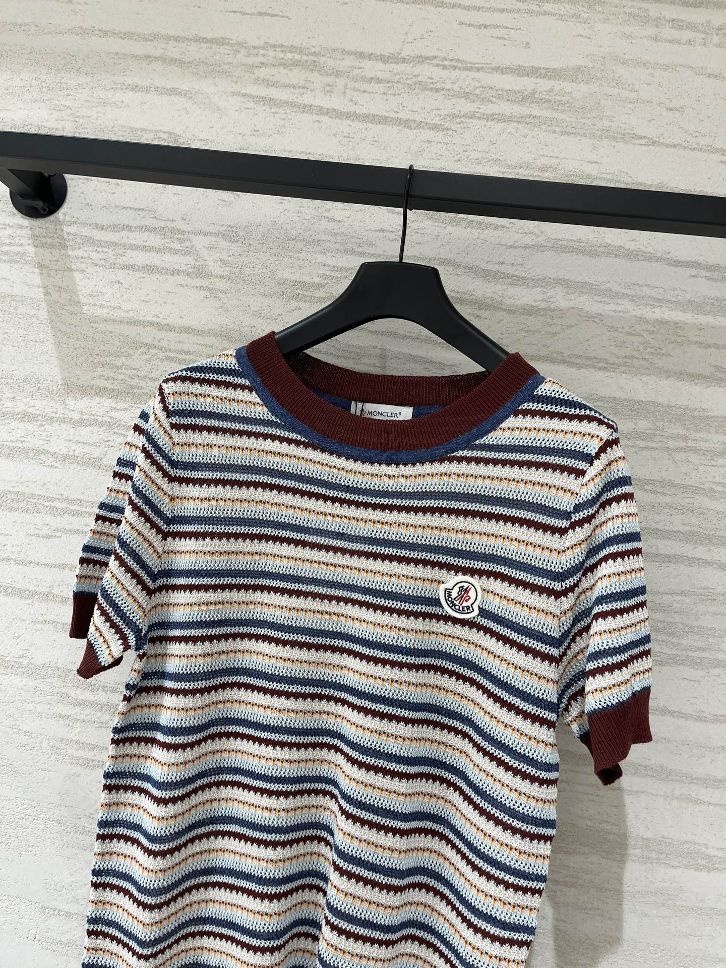 MONCLER 26S SHORT-SLEEVE KNIT T-SHIRT 672