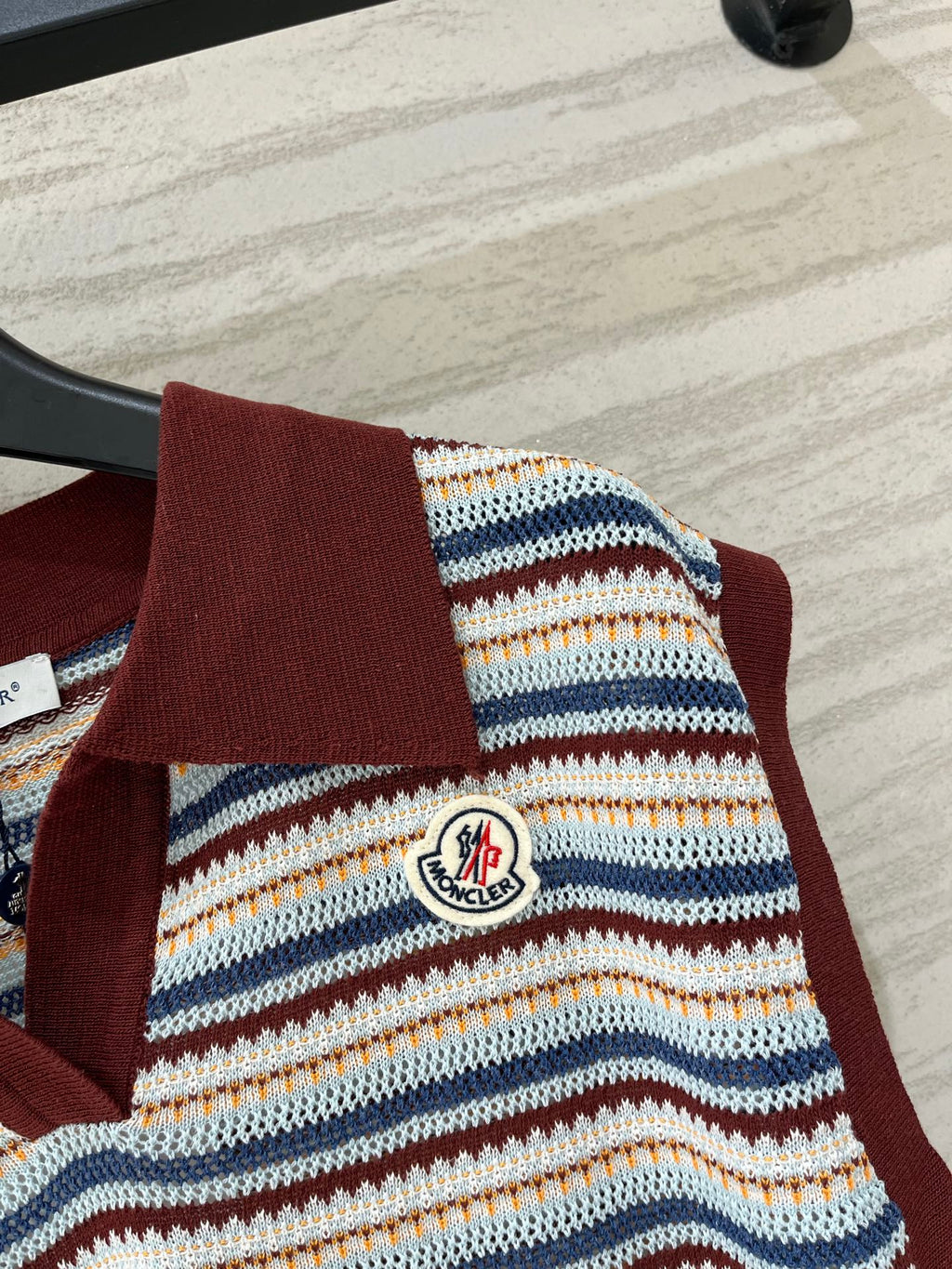 MONCLER 26S SLEEVELESS STRIPED KNIT POLO TOP 670