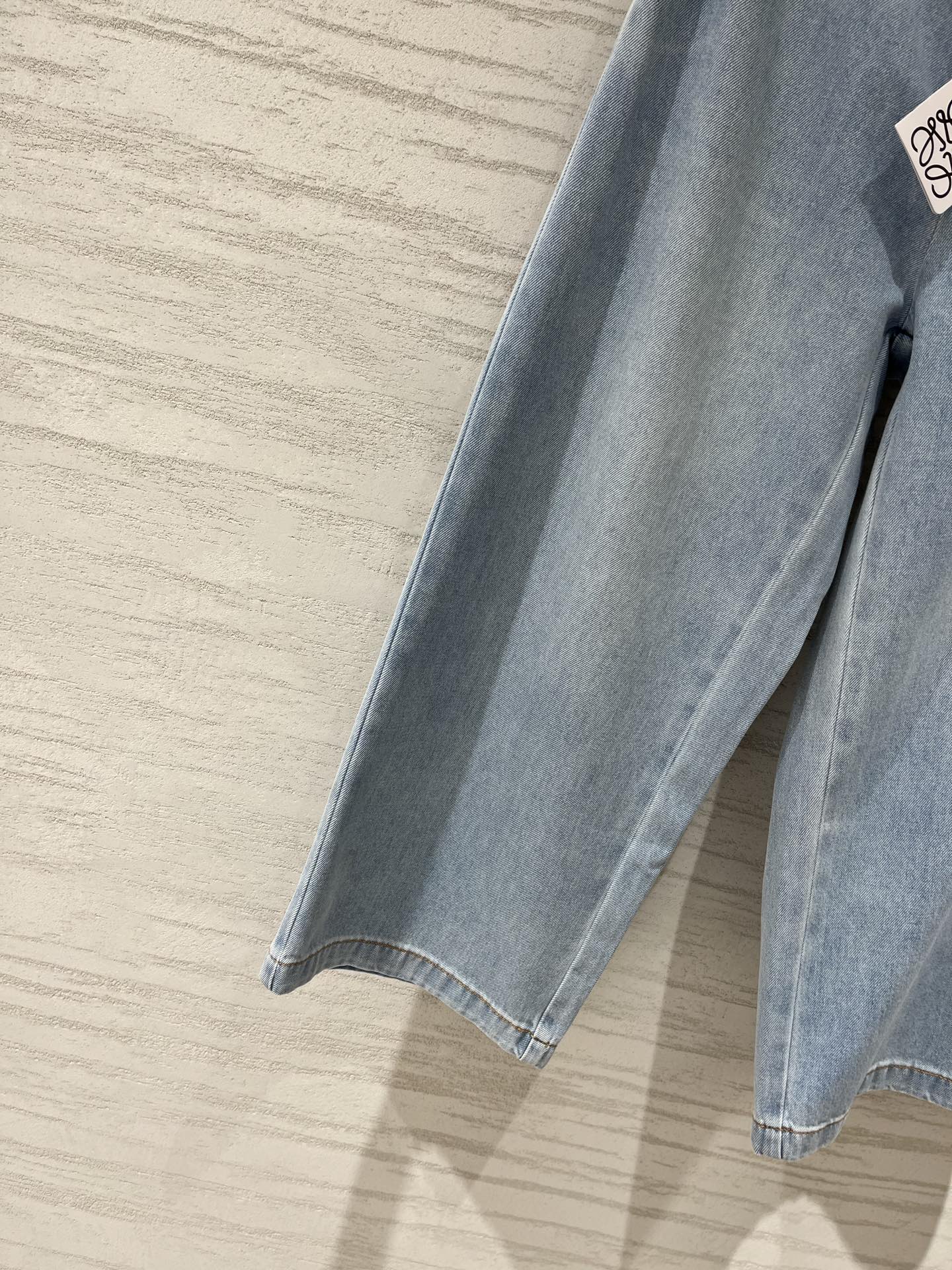LOEWE 26S WIDE-LEG CROPPED JEANS 588