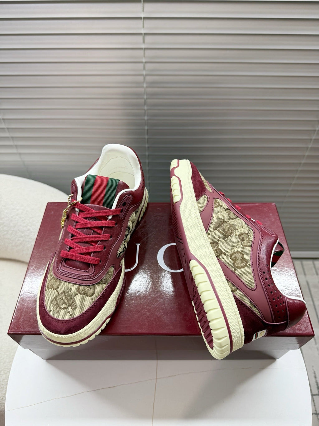 GUCCI 26S MAC80 SNEAKER IN BEIGE CANVAS AND DARK RED LEATHER