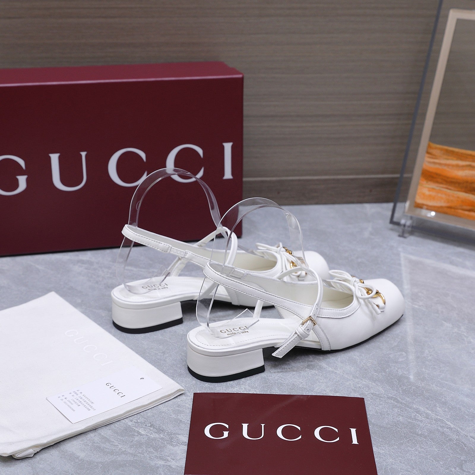 GUCCI 26S SLINGBACK PUMPS IN WHITE CALFSKIN GOLD HARDWARE