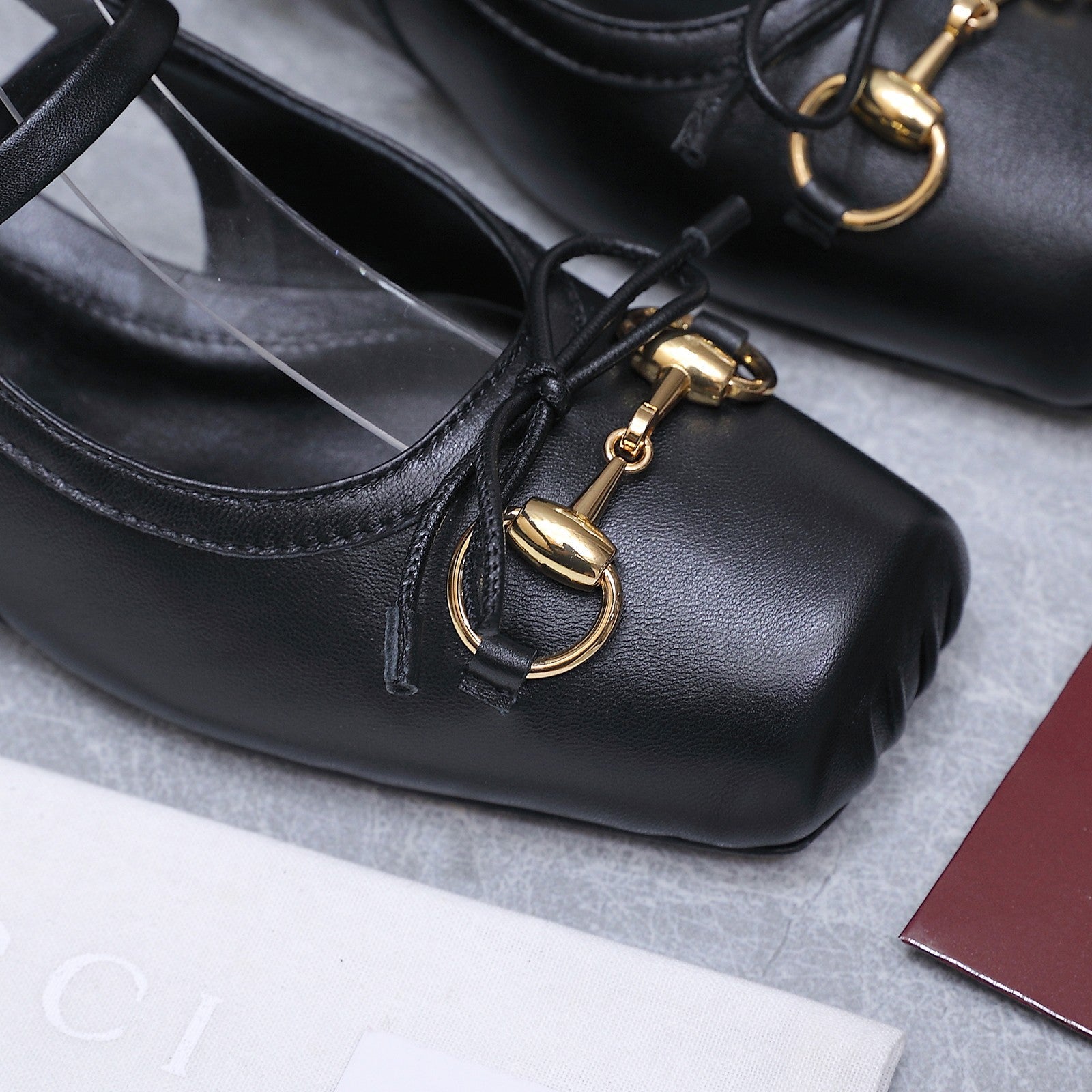 GUCCI 26S SLINGBACK PUMPS IN BLACK CALFSKIN GOLD HARDWARE