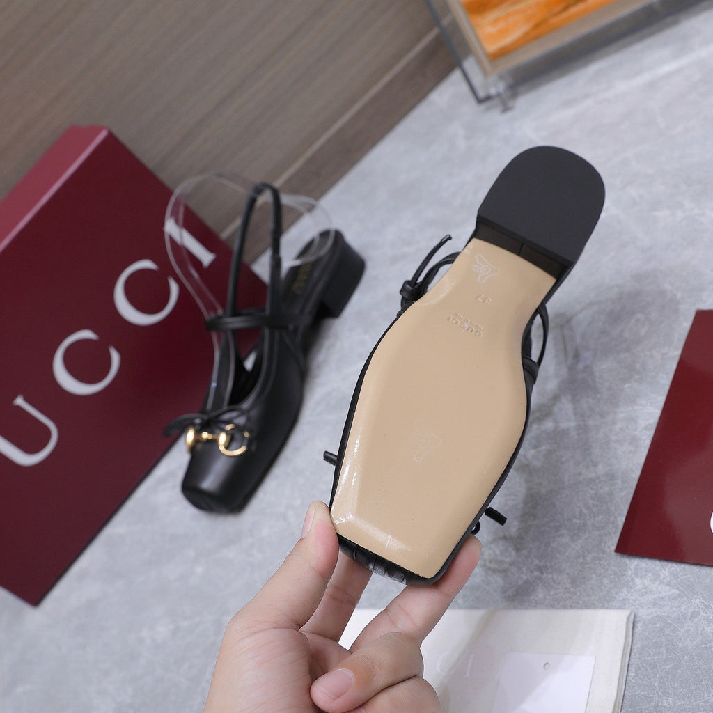 GUCCI 26S SLINGBACK PUMPS IN BLACK CALFSKIN GOLD HARDWARE