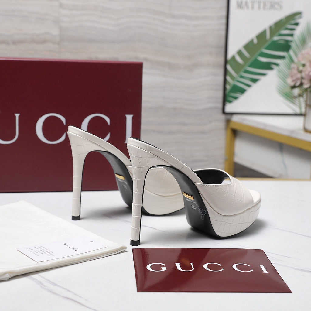 GUCCI 26S HEELED SLIDE SANDALS 120MM IN WHITE CROCODILE EMBOSSED PATENT CALFSKIN
