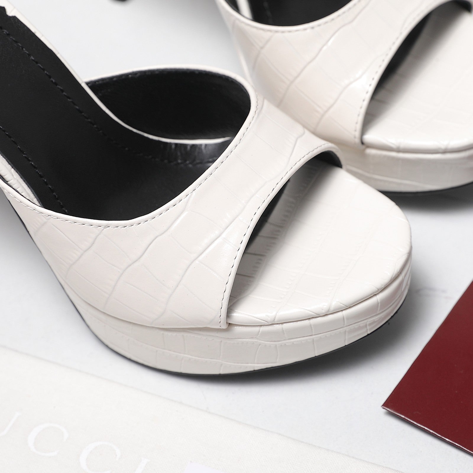 GUCCI 26S HEELED SLIDE SANDALS 120MM IN WHITE CROCODILE EMBOSSED PATENT CALFSKIN