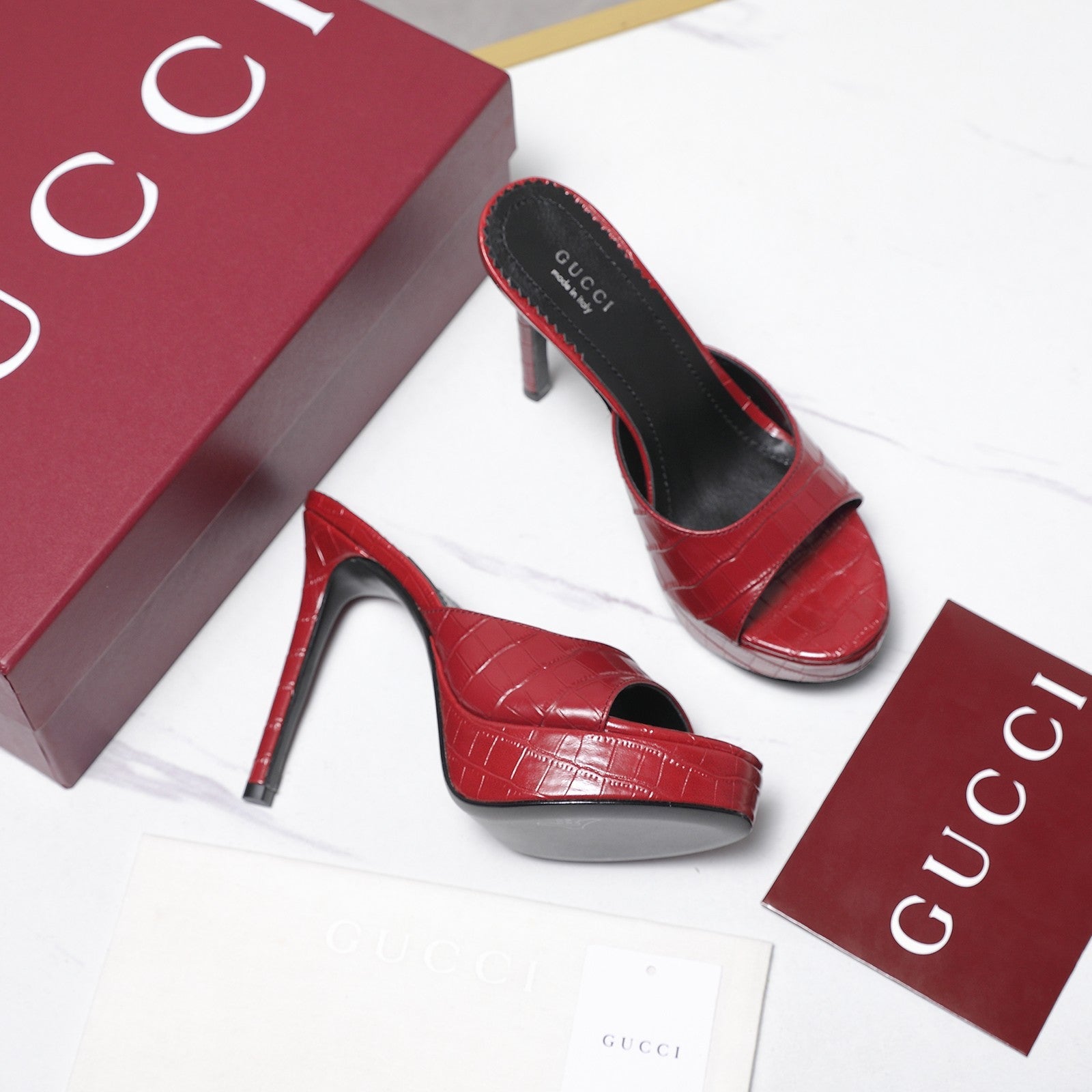 GUCCI 26S HEELED SLIDE SANDALS 120MM IN DARK RED CROCODILE EMBOSSED PATENT CALFSKIN