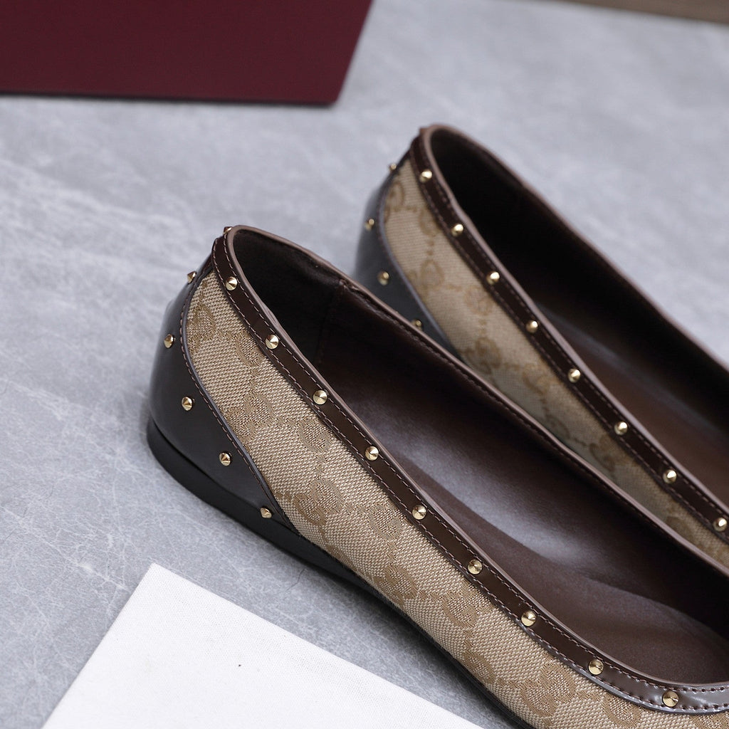 GUCCI 26S SAVOY BALLERINA FLATS IN BEIGE CANVAS AND CALFSKIN WITH STUDDED TRIM