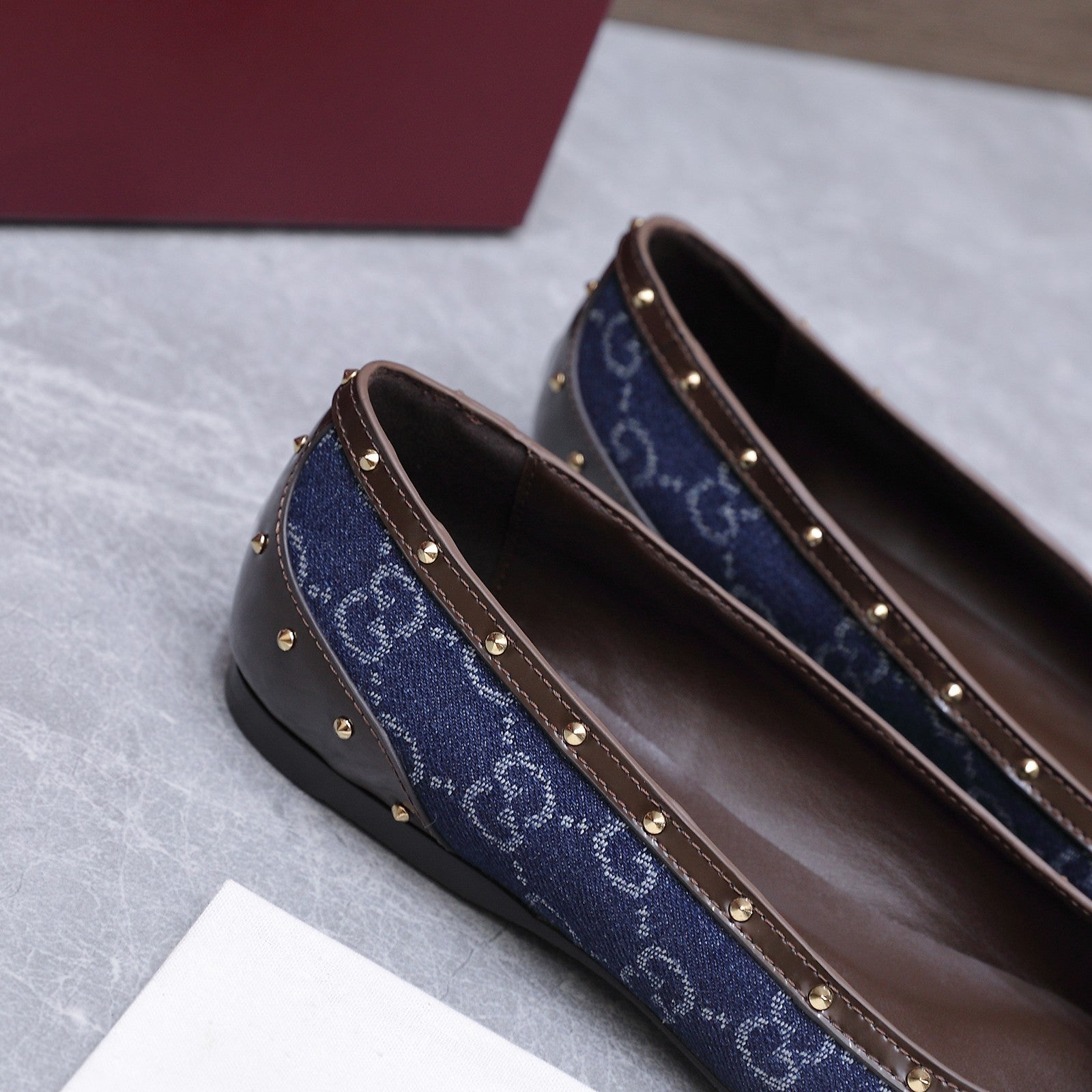 GUCCI 26S SAVOY BALLERINA FLATS IN DARK BLUE CANVAS AND CALFSKIN WITH STUDDED TRIM