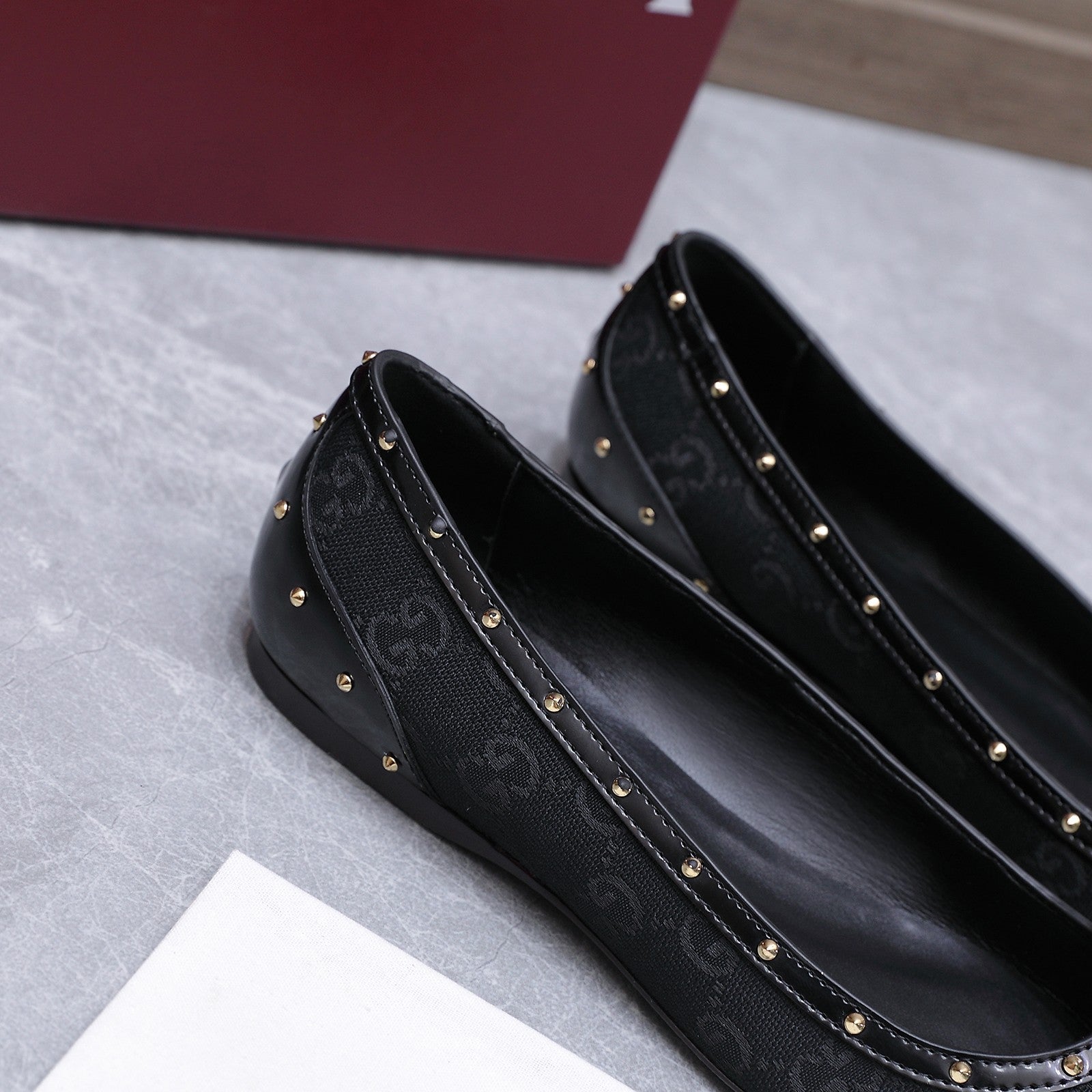 GUCCI 26S SAVOY BALLERINA FLATS IN BLACK CANVAS AND CALFSKIN WITH STUDDED TRIM