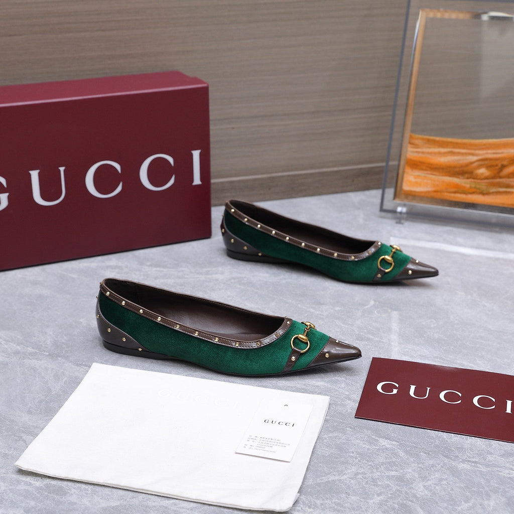 GUCCI 26S SAVOY BALLERINA FLATS IN EMERALD GREEN VELVET AND CALFSKIN WITH STUDDED TRIM