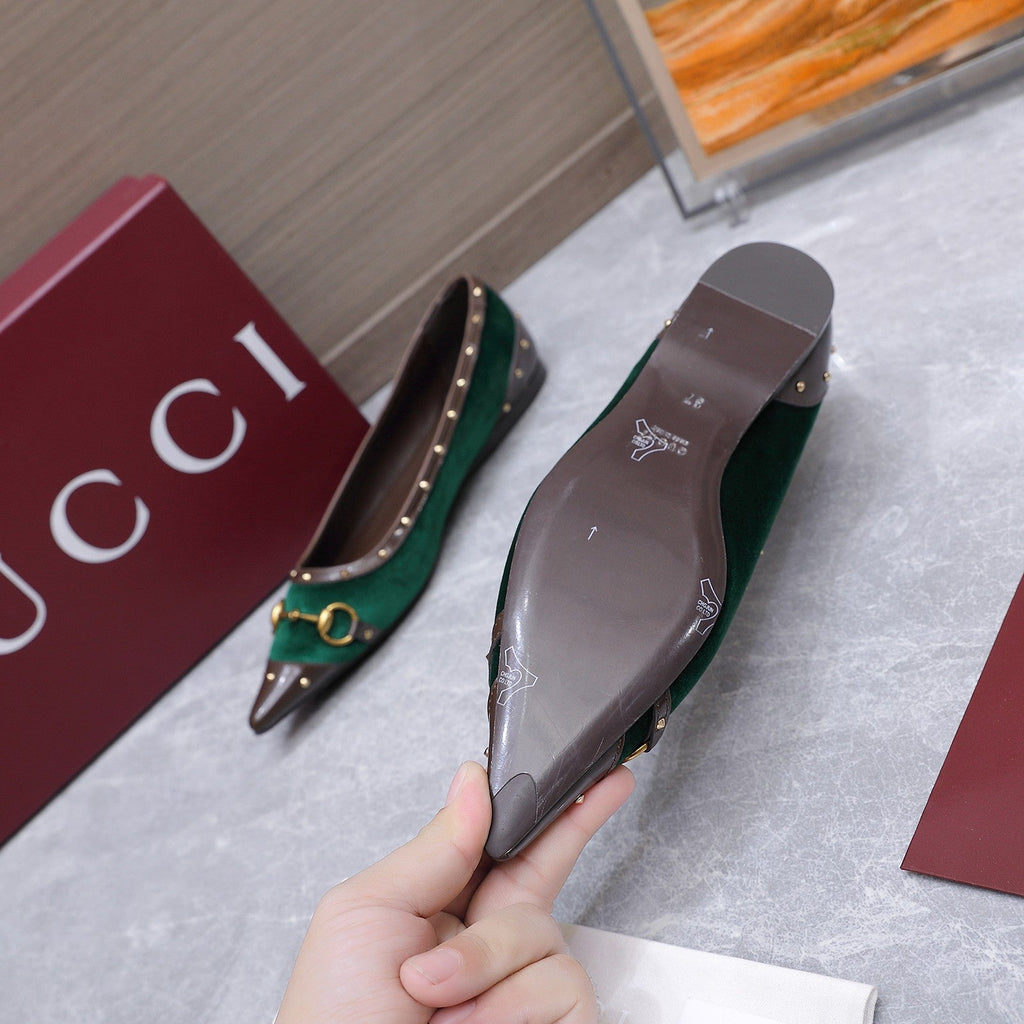 GUCCI 26S SAVOY BALLERINA FLATS IN EMERALD GREEN VELVET AND CALFSKIN WITH STUDDED TRIM