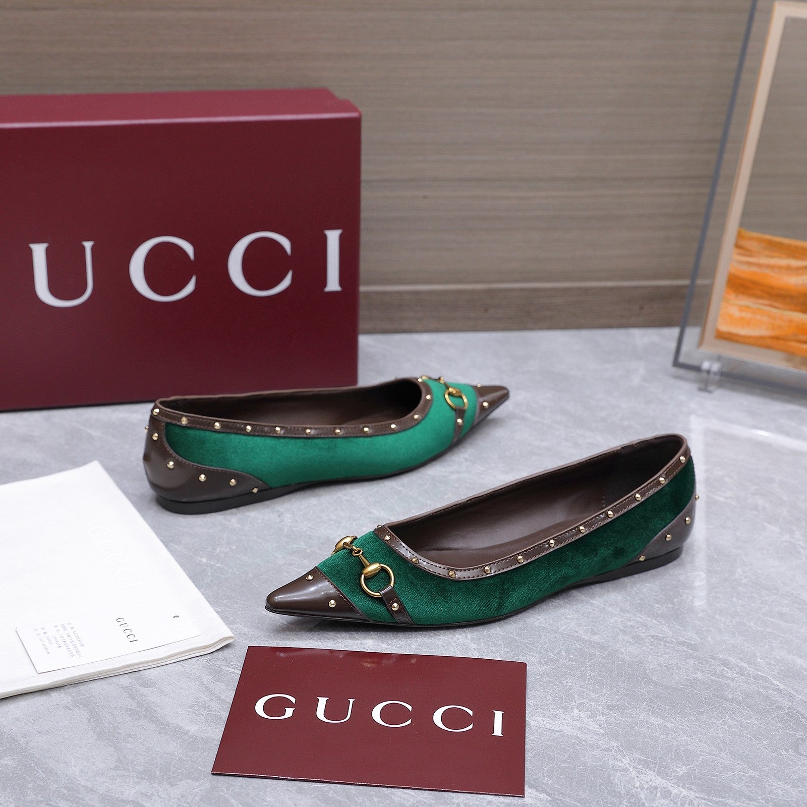 GUCCI 26S SAVOY BALLERINA FLATS IN EMERALD GREEN VELVET AND CALFSKIN WITH STUDDED TRIM
