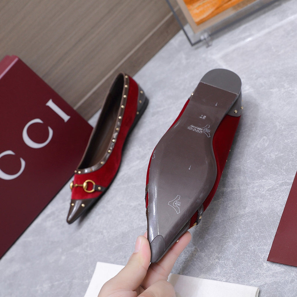 GUCCI 26S SAVOY BALLERINA FLATS IN CRIMSON RED VELVET AND CALFSKIN WITH STUDDED TRIM