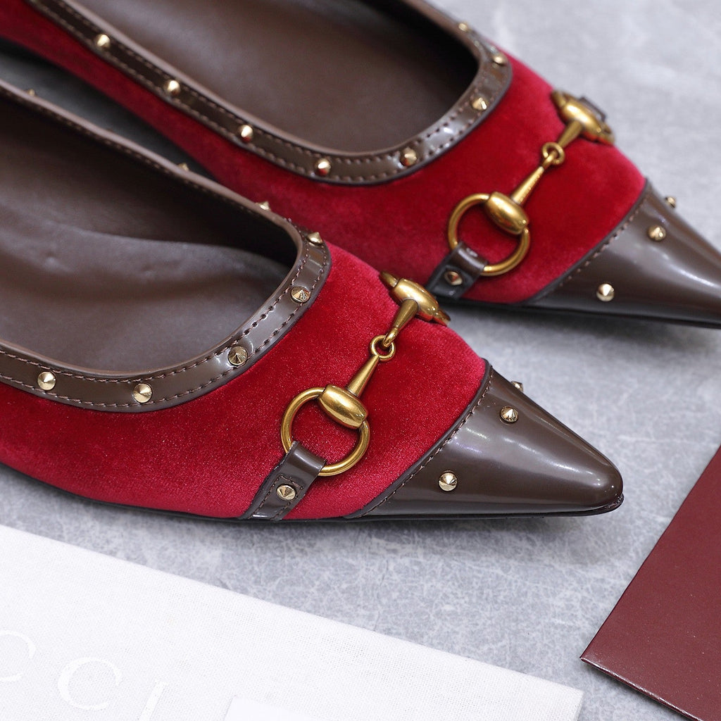 GUCCI 26S SAVOY BALLERINA FLATS IN CRIMSON RED VELVET AND CALFSKIN WITH STUDDED TRIM