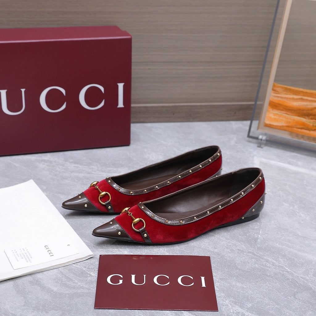 GUCCI 26S SAVOY BALLERINA FLATS IN CRIMSON RED VELVET AND CALFSKIN WITH STUDDED TRIM