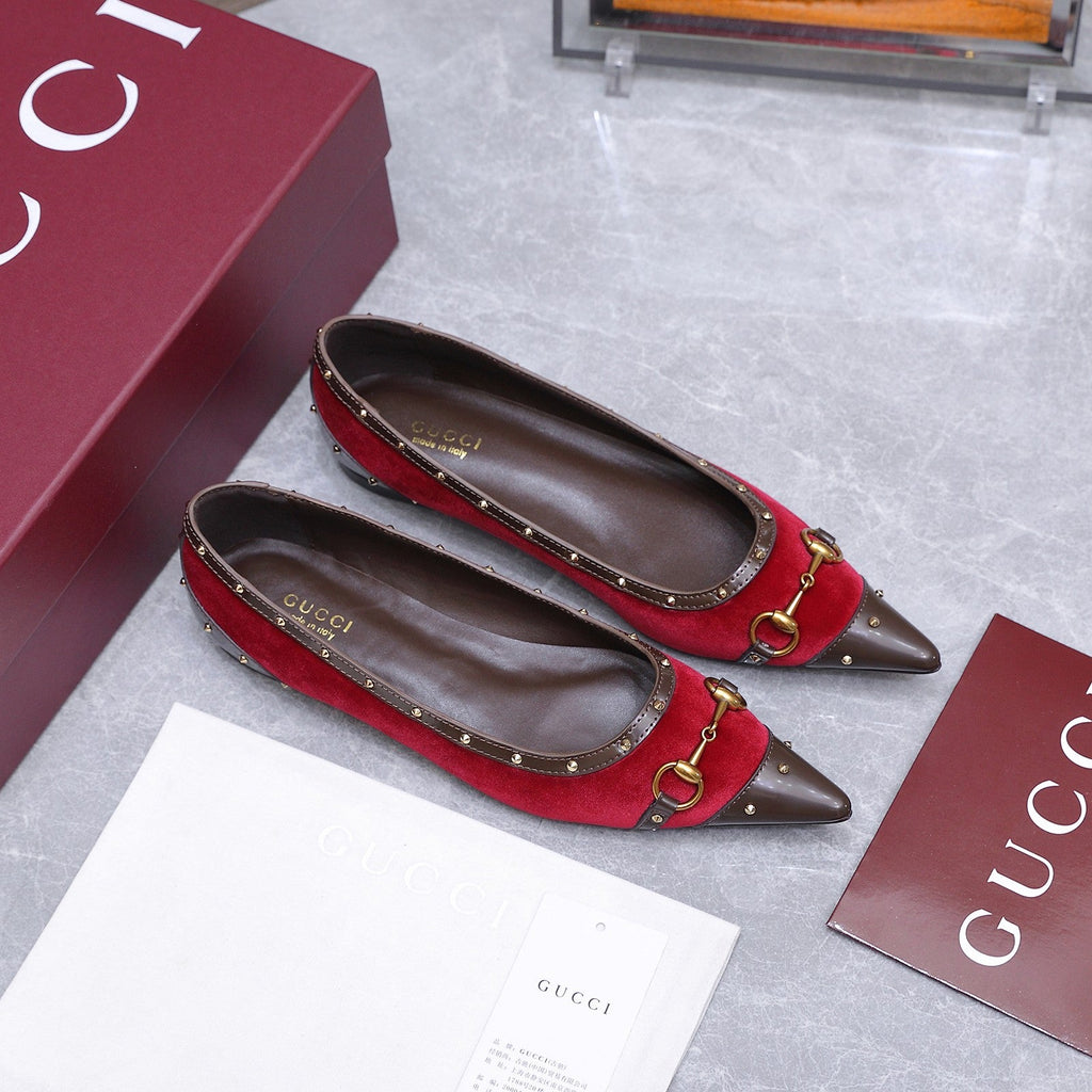 GUCCI 26S SAVOY BALLERINA FLATS IN CRIMSON RED VELVET AND CALFSKIN WITH STUDDED TRIM
