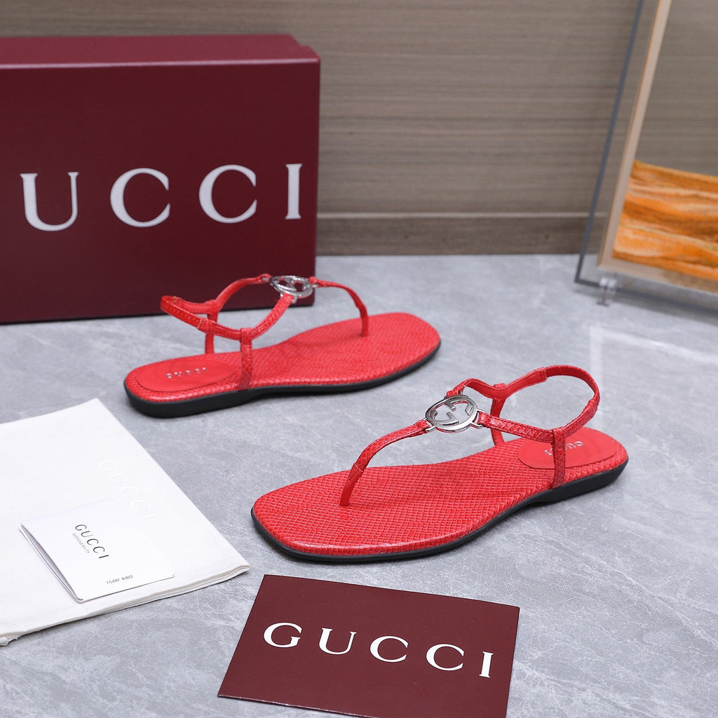 GUCCI 26S INTERLOCKING G THONG SANDALS IN CORAL RED LIZARD EMBOSSED CALFSKIN