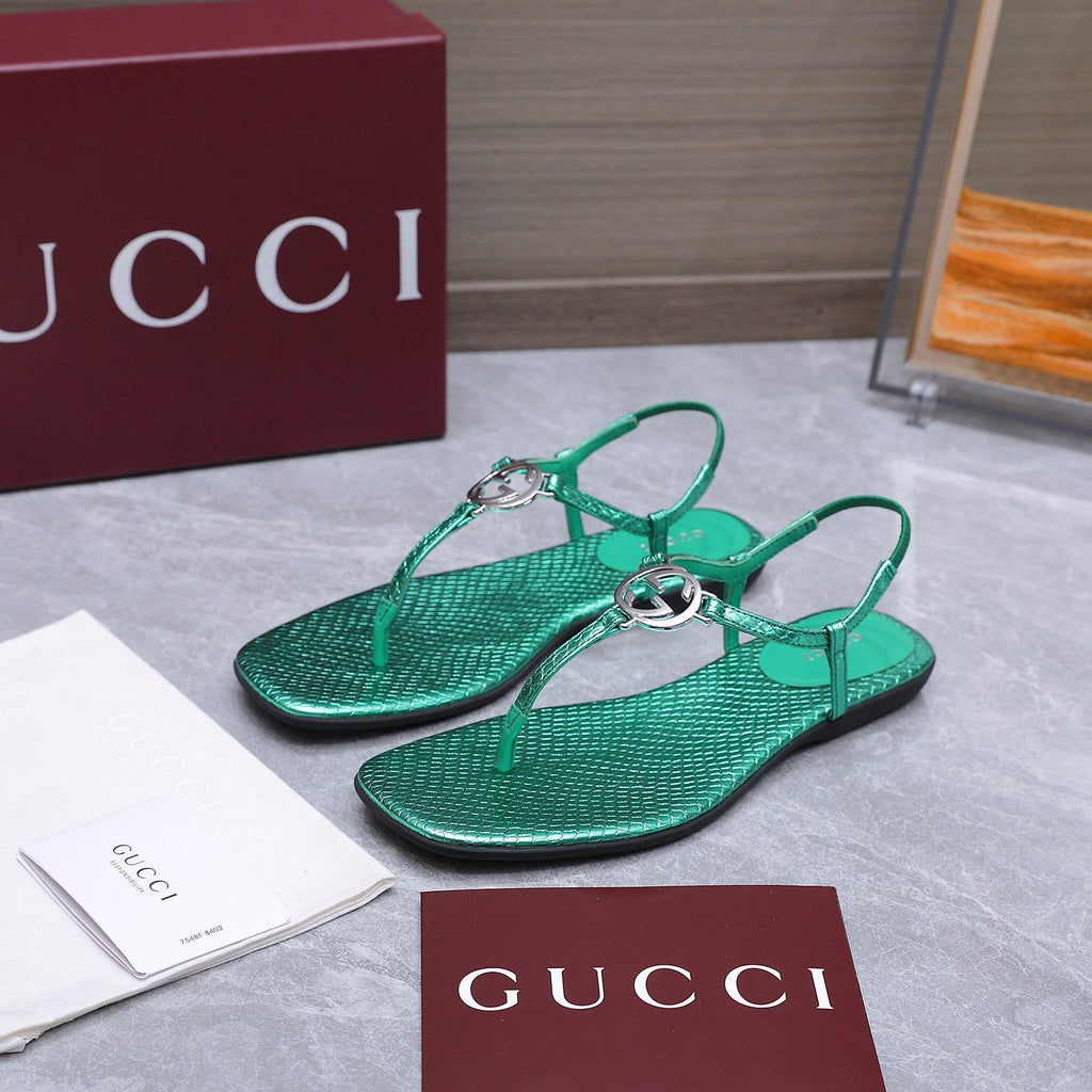 GUCCI 26S INTERLOCKING G THONG SANDALS IN EMERALD GREEN LIZARD EMBOSSED CALFSKIN