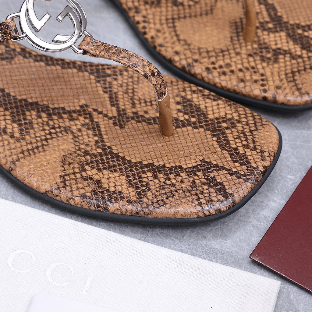 GUCCI 26S INTERLOCKING G THONG SANDALS IN BROWN PYTHON PRINT CALFSKIN