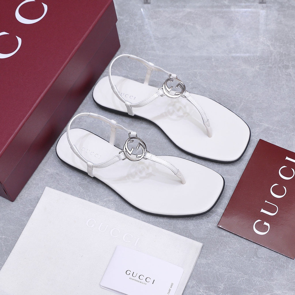 GUCCI 26S INTERLOCKING G THONG SANDALS IN WHITE CALFSKIN