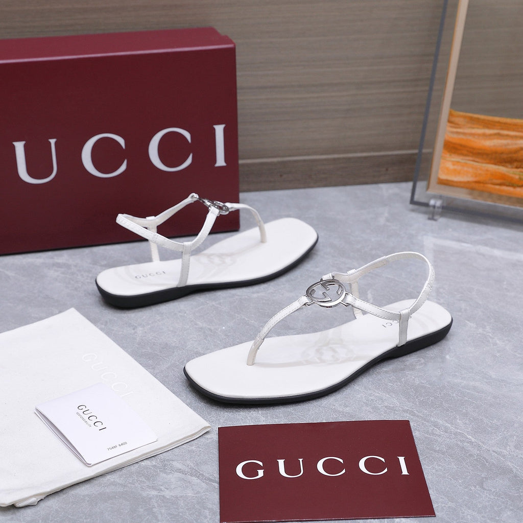 GUCCI 26S INTERLOCKING G THONG SANDALS IN WHITE CALFSKIN