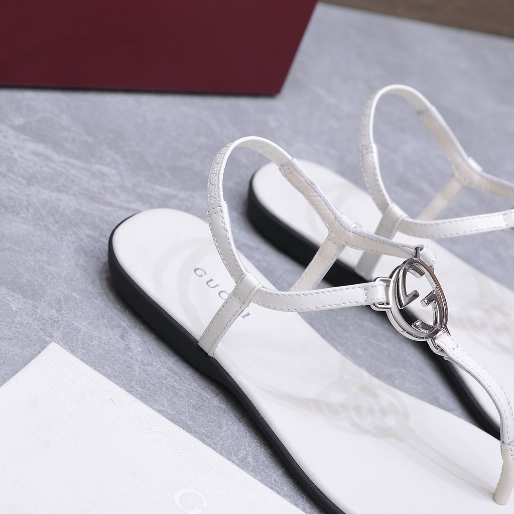 GUCCI 26S INTERLOCKING G THONG SANDALS IN WHITE CALFSKIN