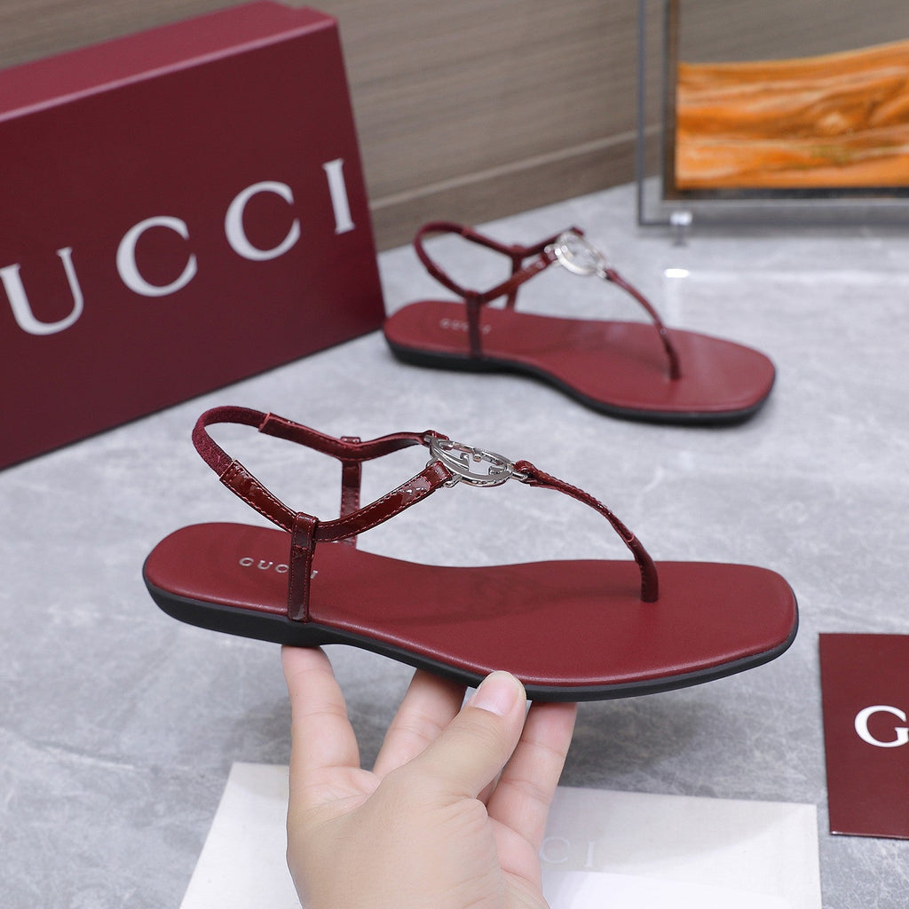 GUCCI 26S INTERLOCKING G THONG SANDALS IN BURGUNDY RED CALFSKIN