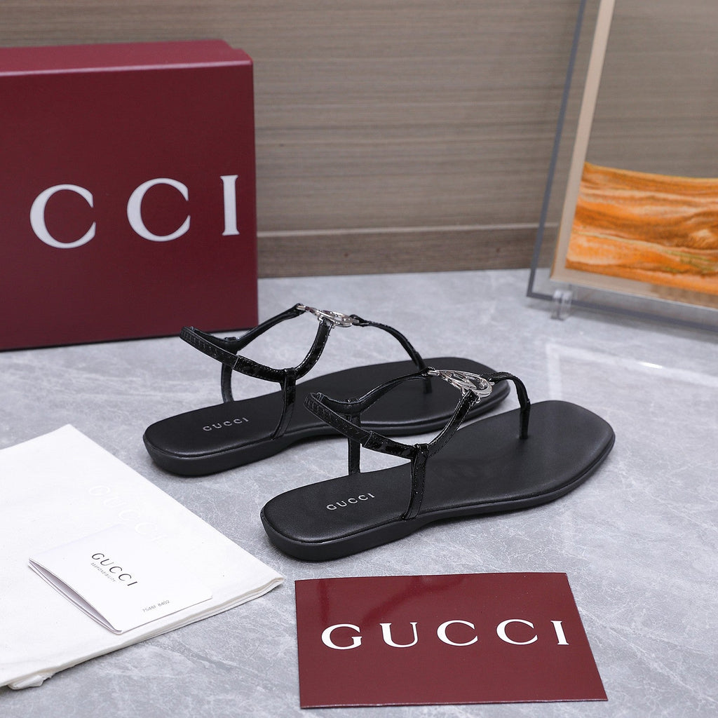 GUCCI 26S INTERLOCKING G THONG SANDALS IN BLACK CALFSKIN