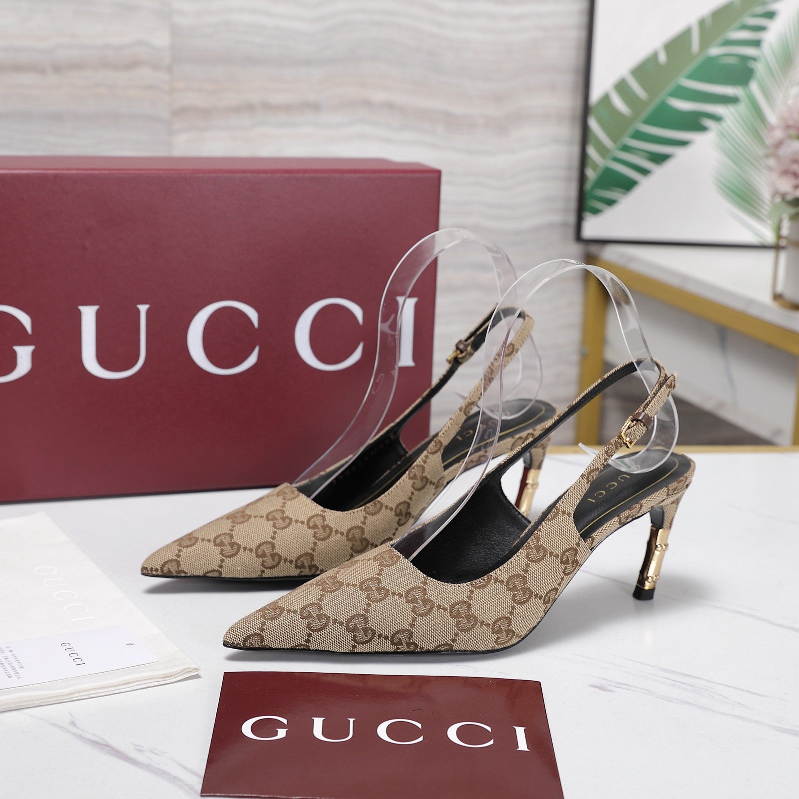 GUCCI 26S HEEL POINTED TOE SLINGBACK PUMPS 75MM IN BEIGE EBONY CANVAS