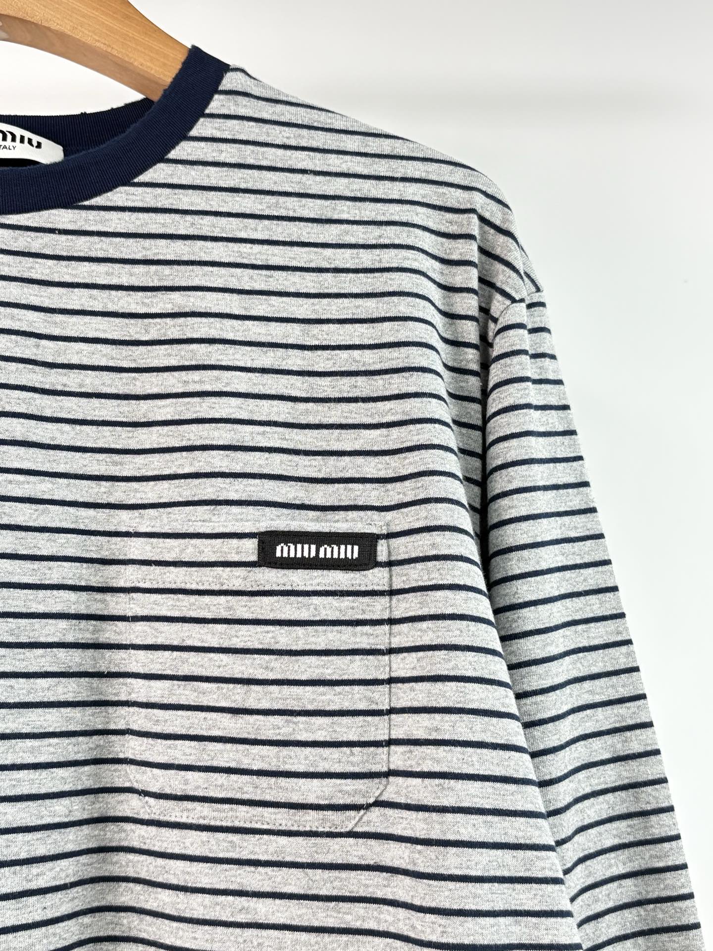 MIUMIU T-SHIRT STYLE 165