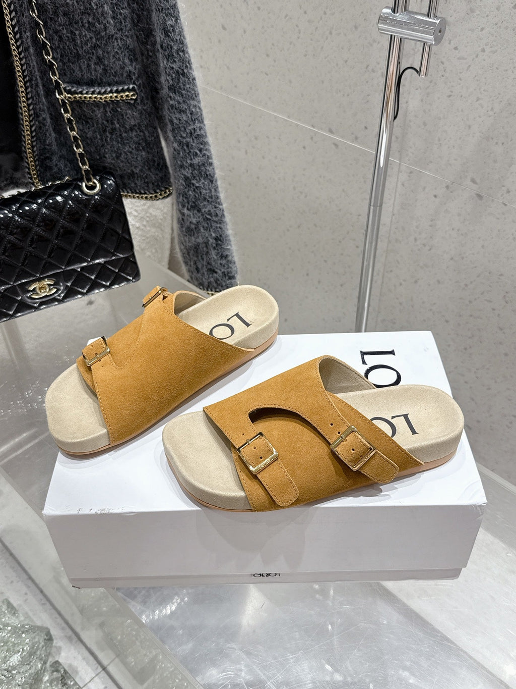 LOEWE 26S EASE SLIDE IN CAMEL BROWN SUEDE