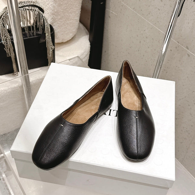 CELINE 26S FLAT SHOES IN BLACK LAMBSKIN