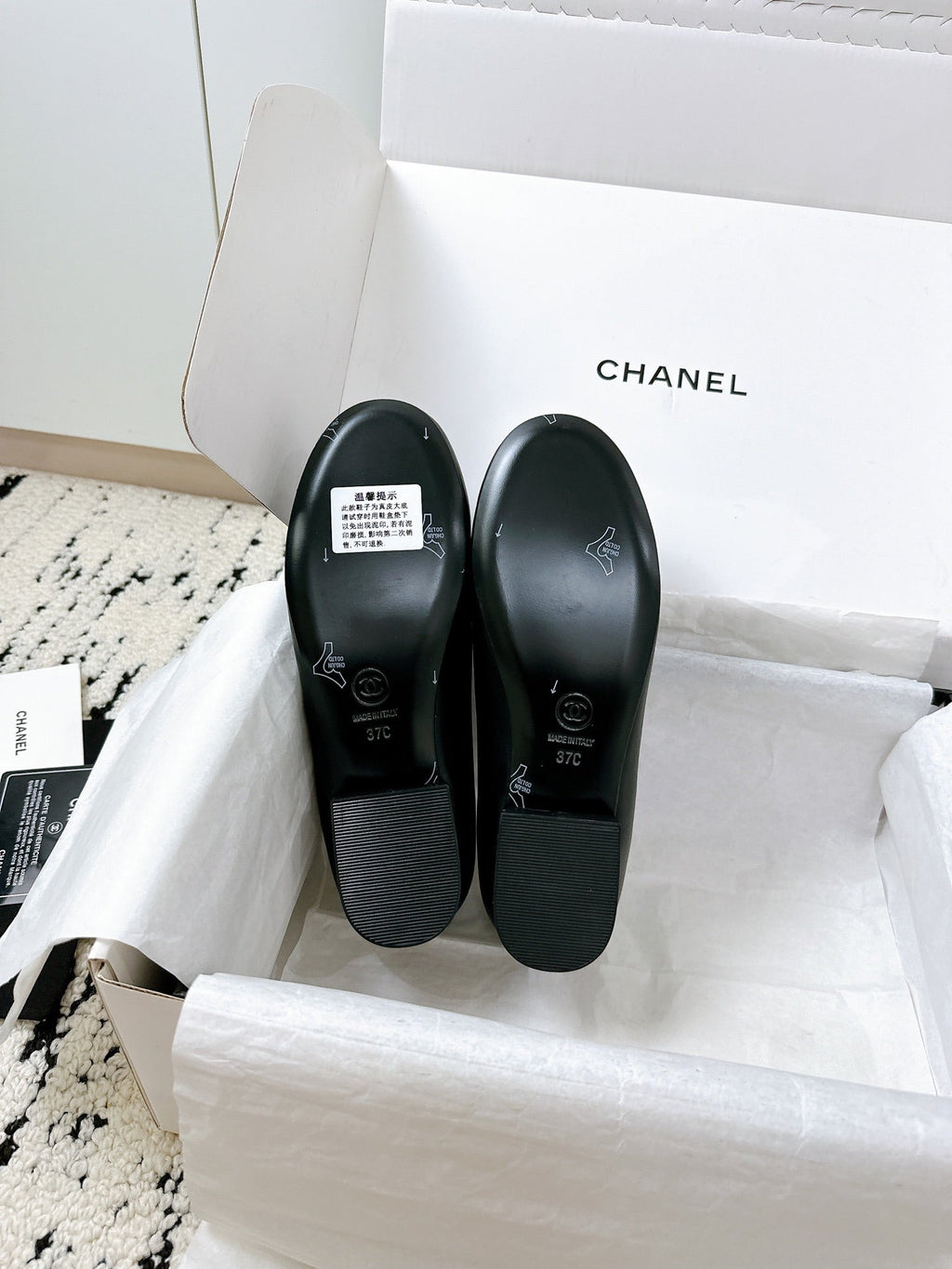 LOAFERS IN BLACK CALFSKIN HARDWARE WITH ROCK MIX CHAIN