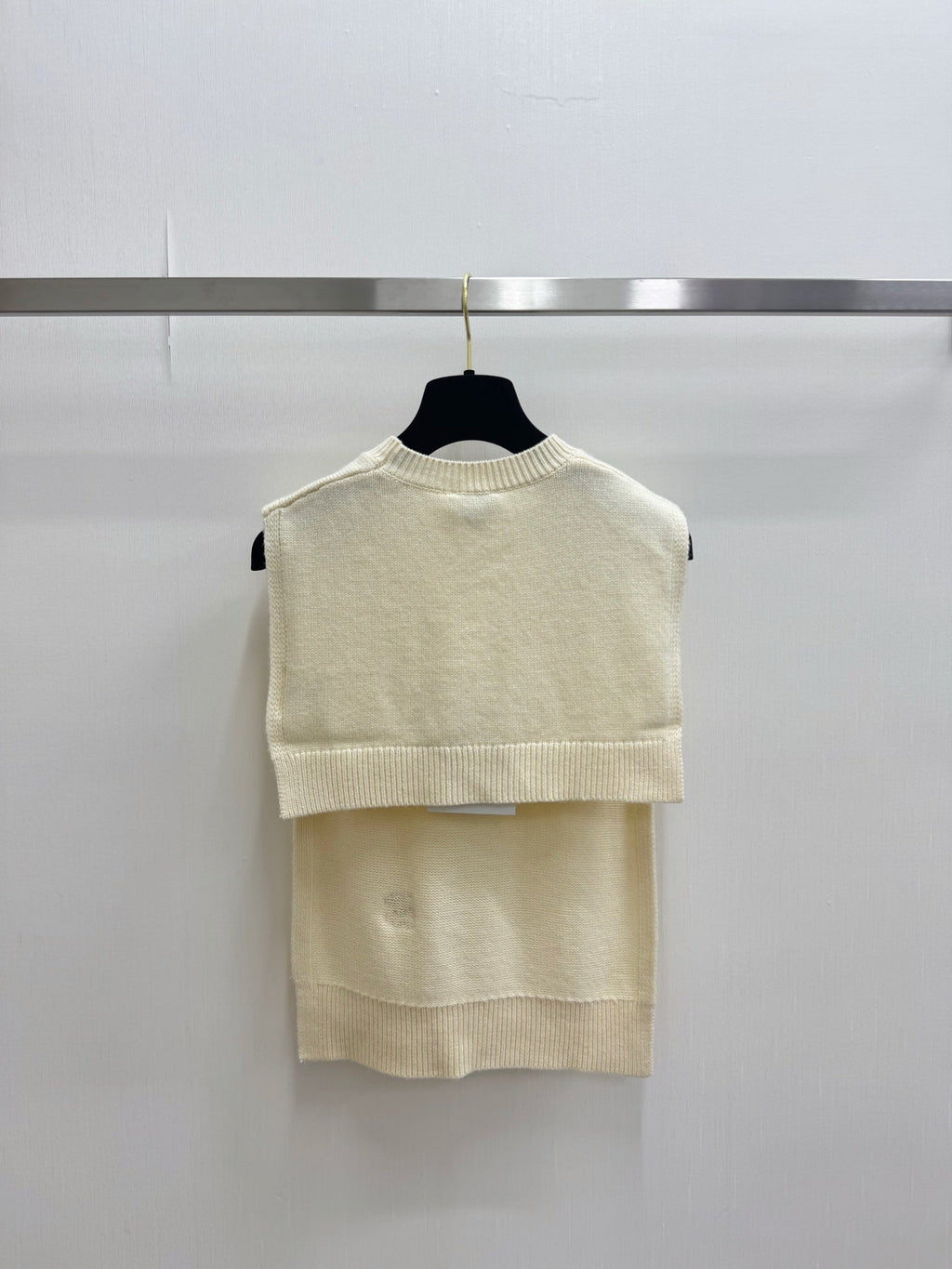 CHANEL 26S SLEEVELESS KNIT TOP 1315