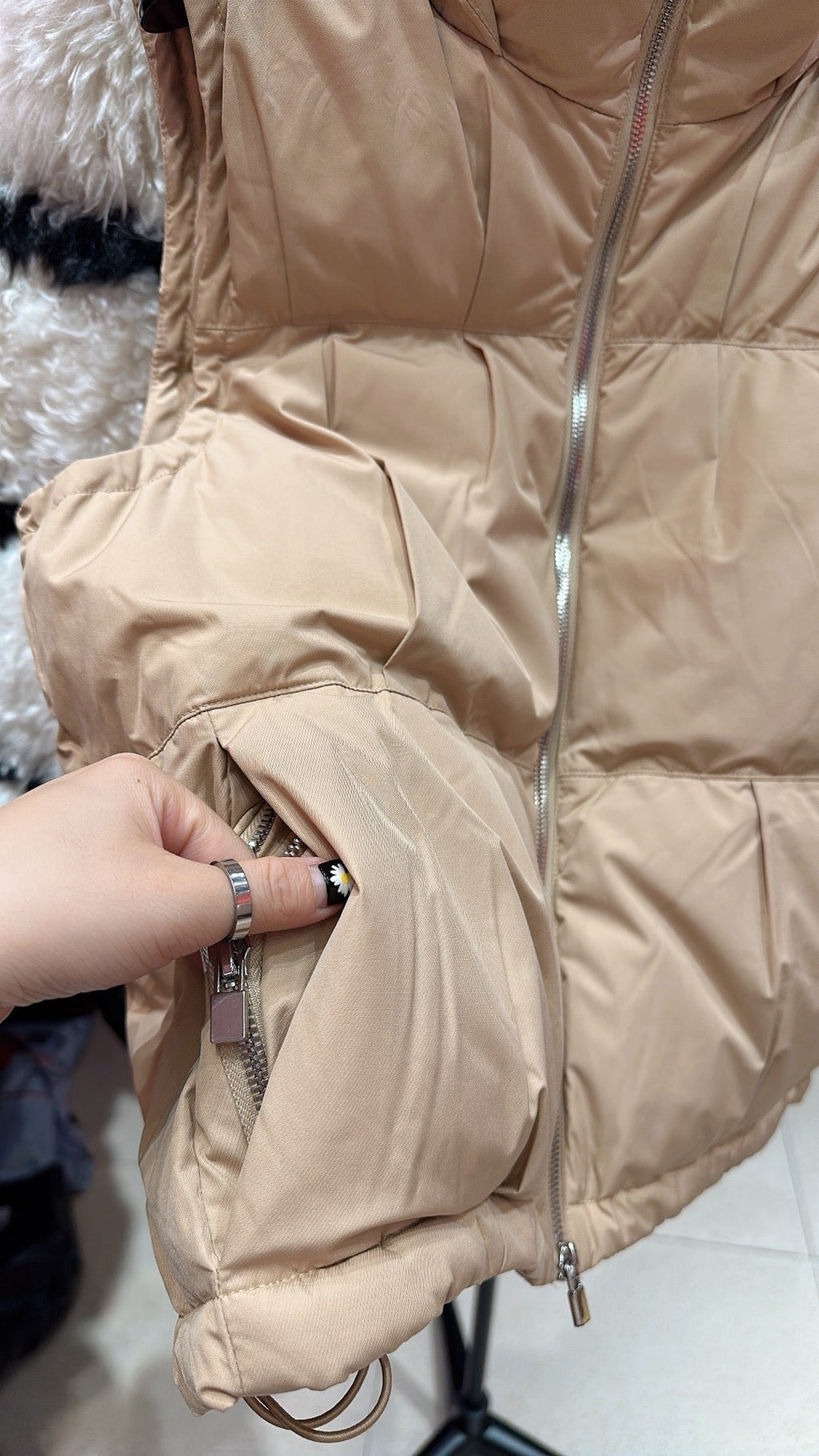 BURBERRY 25S DOWN VEST 0040