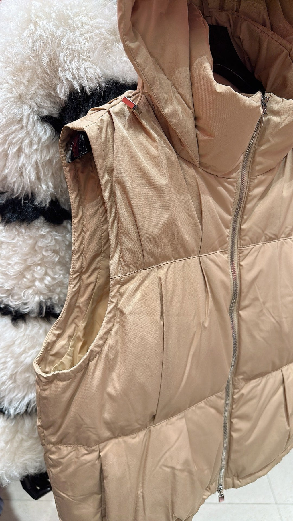 BURBERRY 25S DOWN VEST 0040