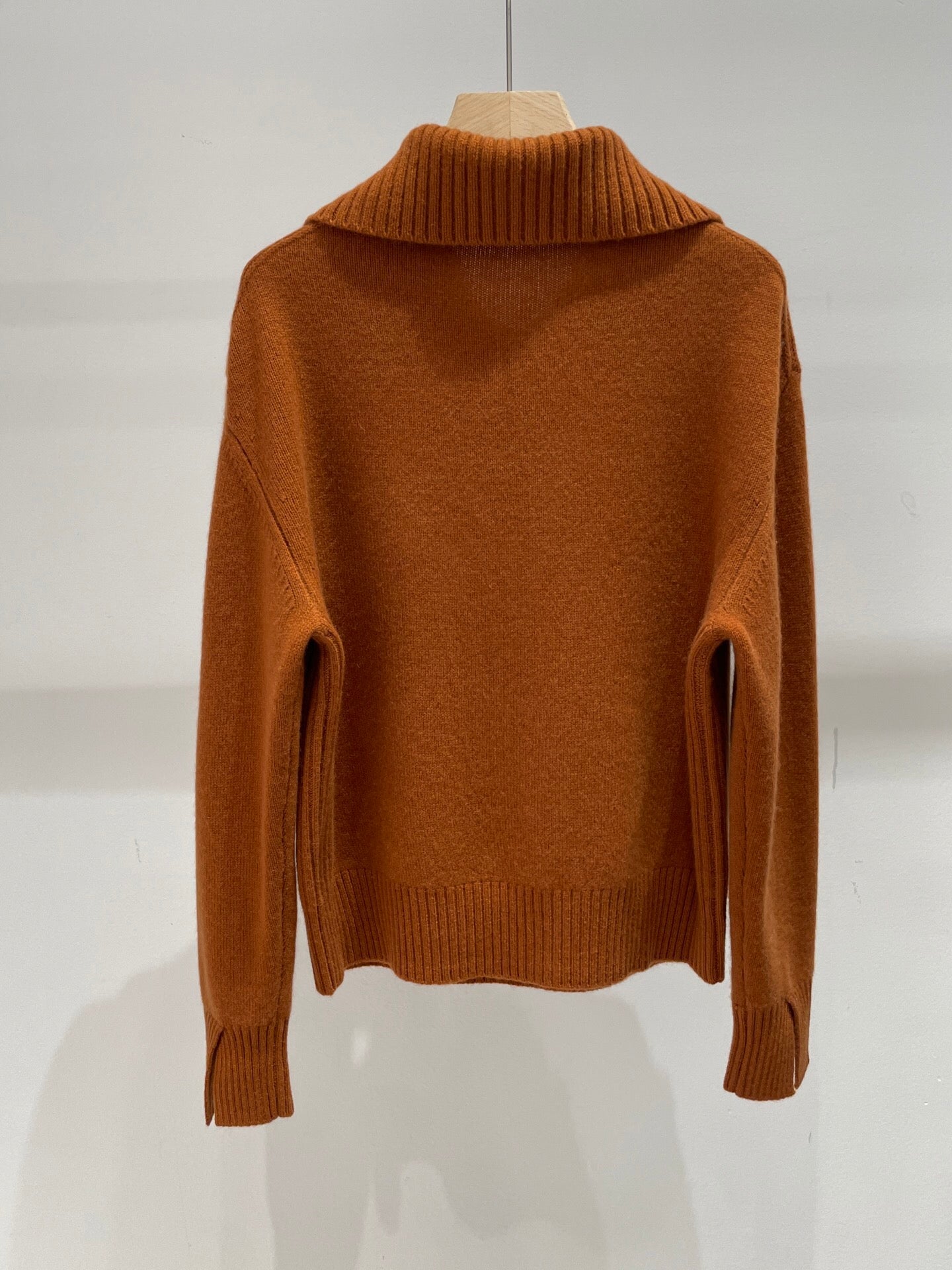LP SWEATER STYLE 232