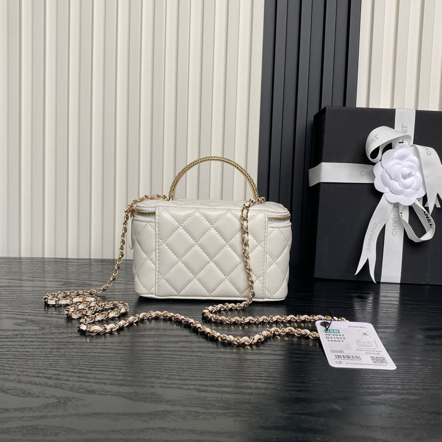 CHANEL 25S VANITY CASE 17 IN IVORY LAMBSKIN GOLD HARDWARE