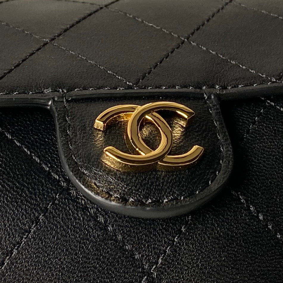 CHANEL 26S BARREL CLUTCH WITH CHAIN 23 IN BLACK QUILTED CALFSKIN GOLD HARDWARE