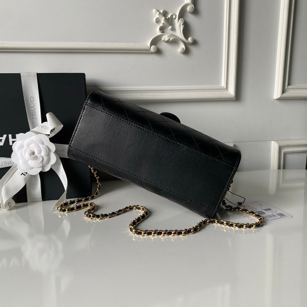 CHANEL 26S BARREL CLUTCH WITH CHAIN 23 IN BLACK QUILTED CALFSKIN GOLD HARDWARE