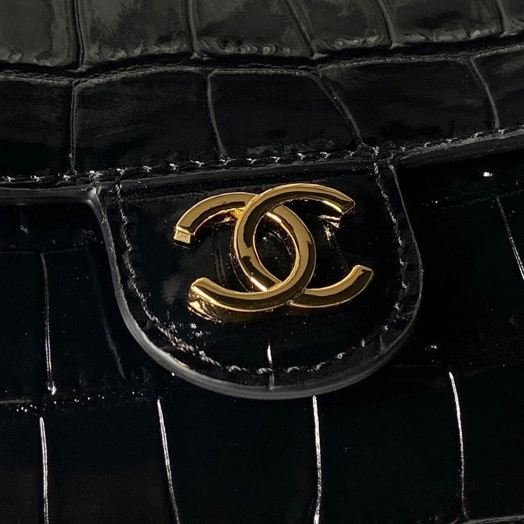 CHANEL 26S BARREL CLUTCH WITH CHAIN 23 IN BLACK CROCODILE-EMBOSSED CALFSKIN GOLD HARDWARE